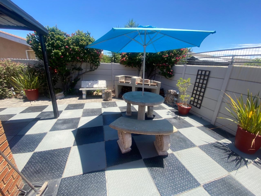 3 Bedroom Property for Sale in Soneike Western Cape